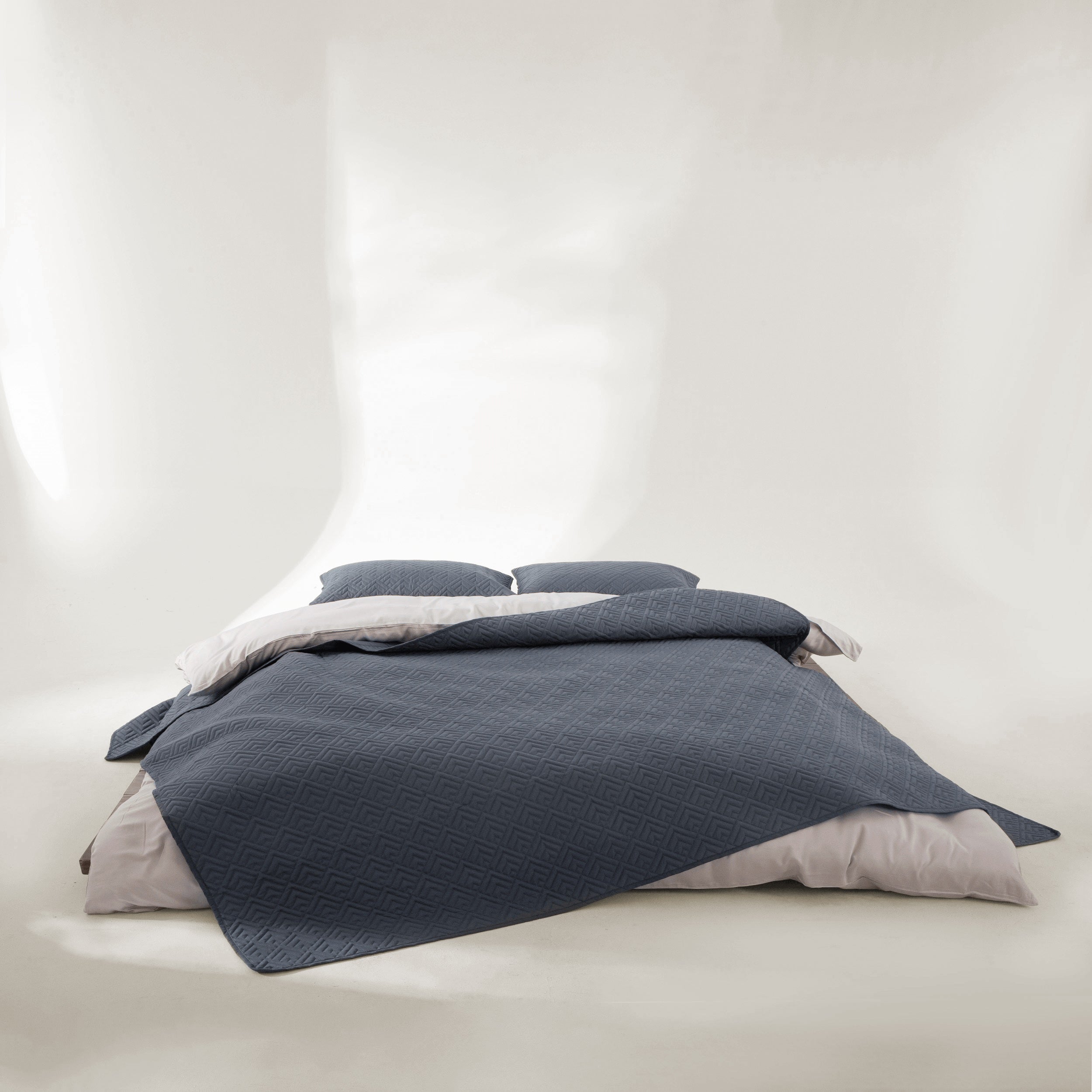 FURRFREE Quilt Set - Pet Hair Repellent for Dogs/Cats Family - Limited Time Offer - Image 24