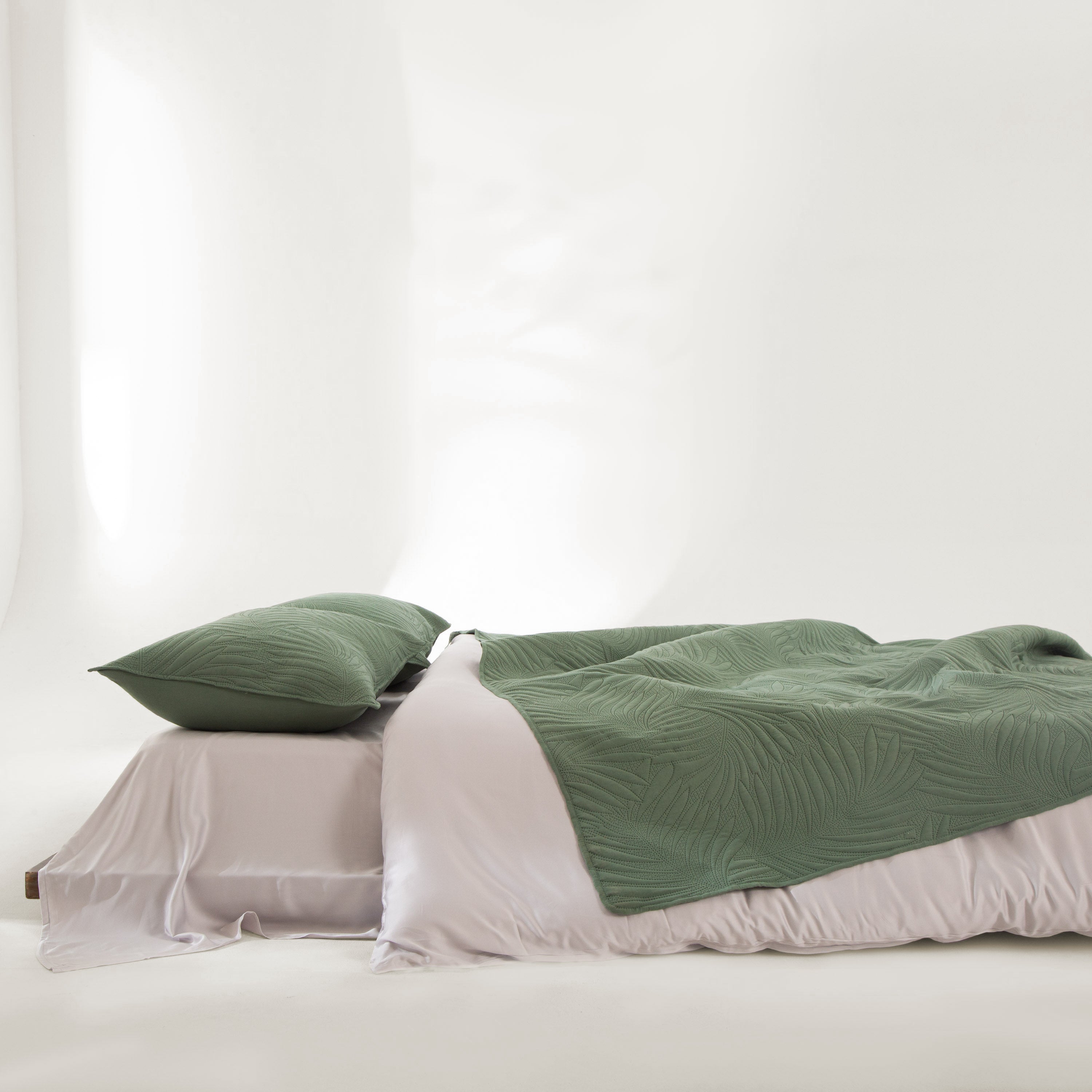 FURRFREE Quilt Set - Pet Hair Repellent for Dogs/Cats Family - Limited Time Offer - Image 49