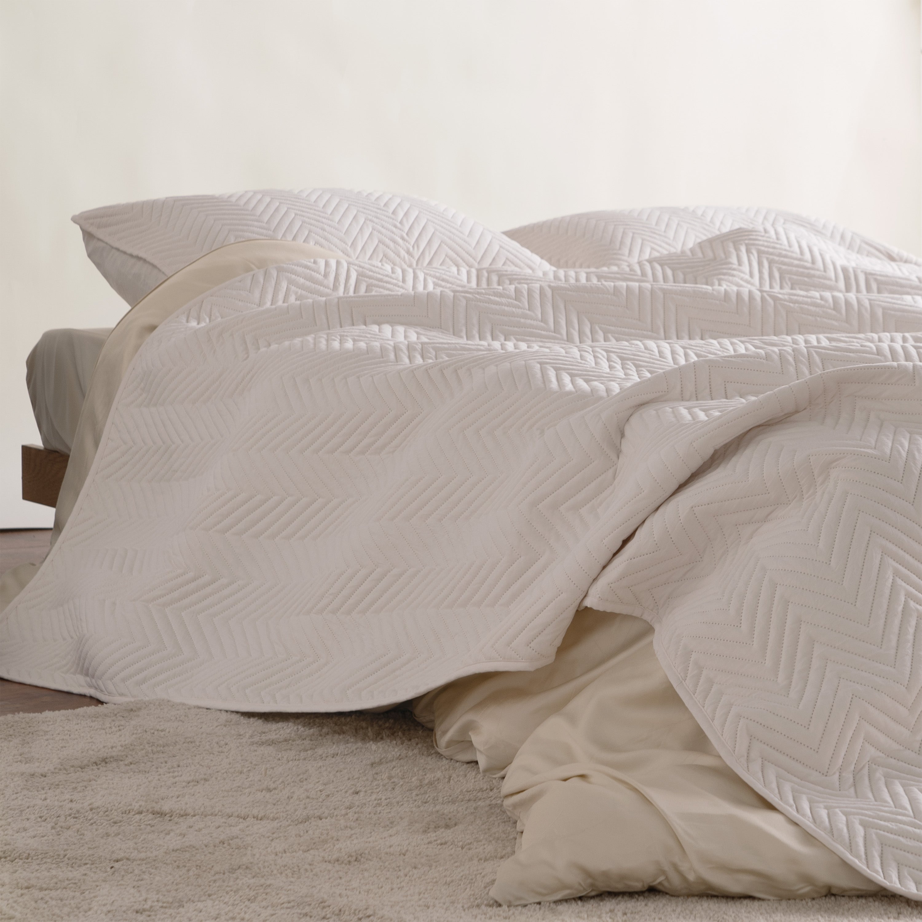 FURRFREE Quilt Set - Pet Hair Repellent for Dogs/Cats Family - Limited Time Offer - Image 73