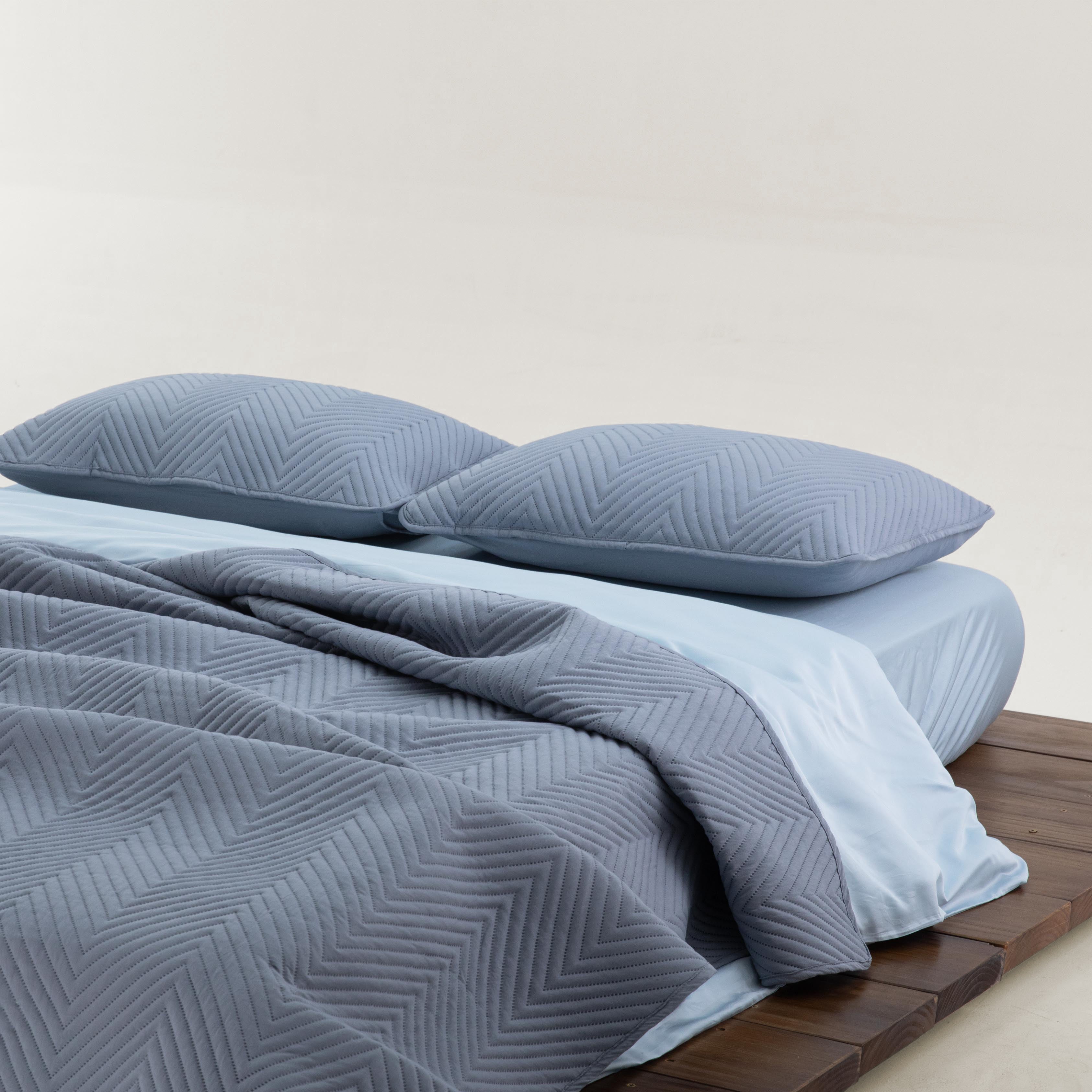 FURRFREE Quilt Set - Pet Hair Repellent for Dogs/Cats Family - Limited Time Offer - Image 15