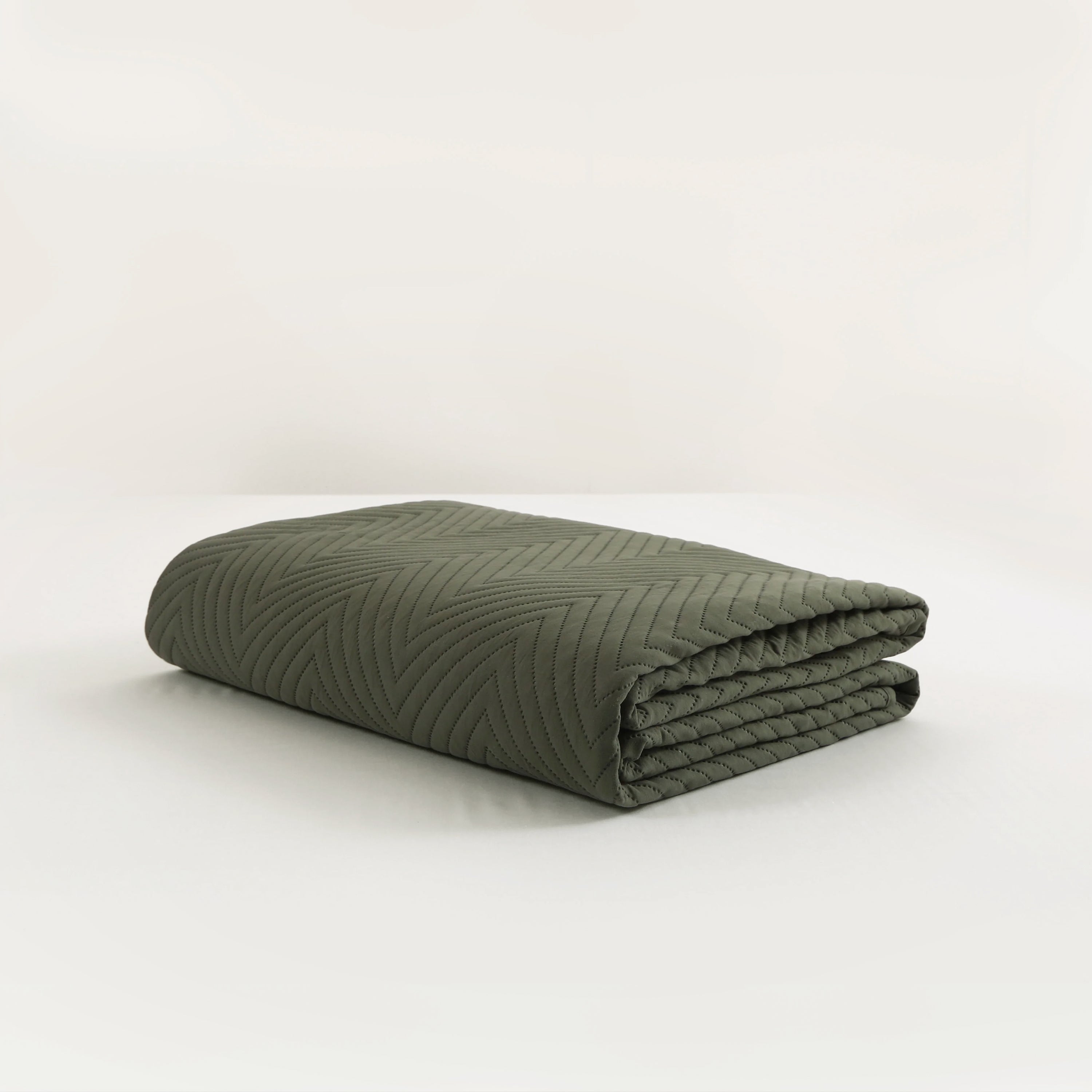 FURRFREE Quilt Set - Pet Hair Repellent for Dogs/Cats Family - Limited Time Offer - Image 9