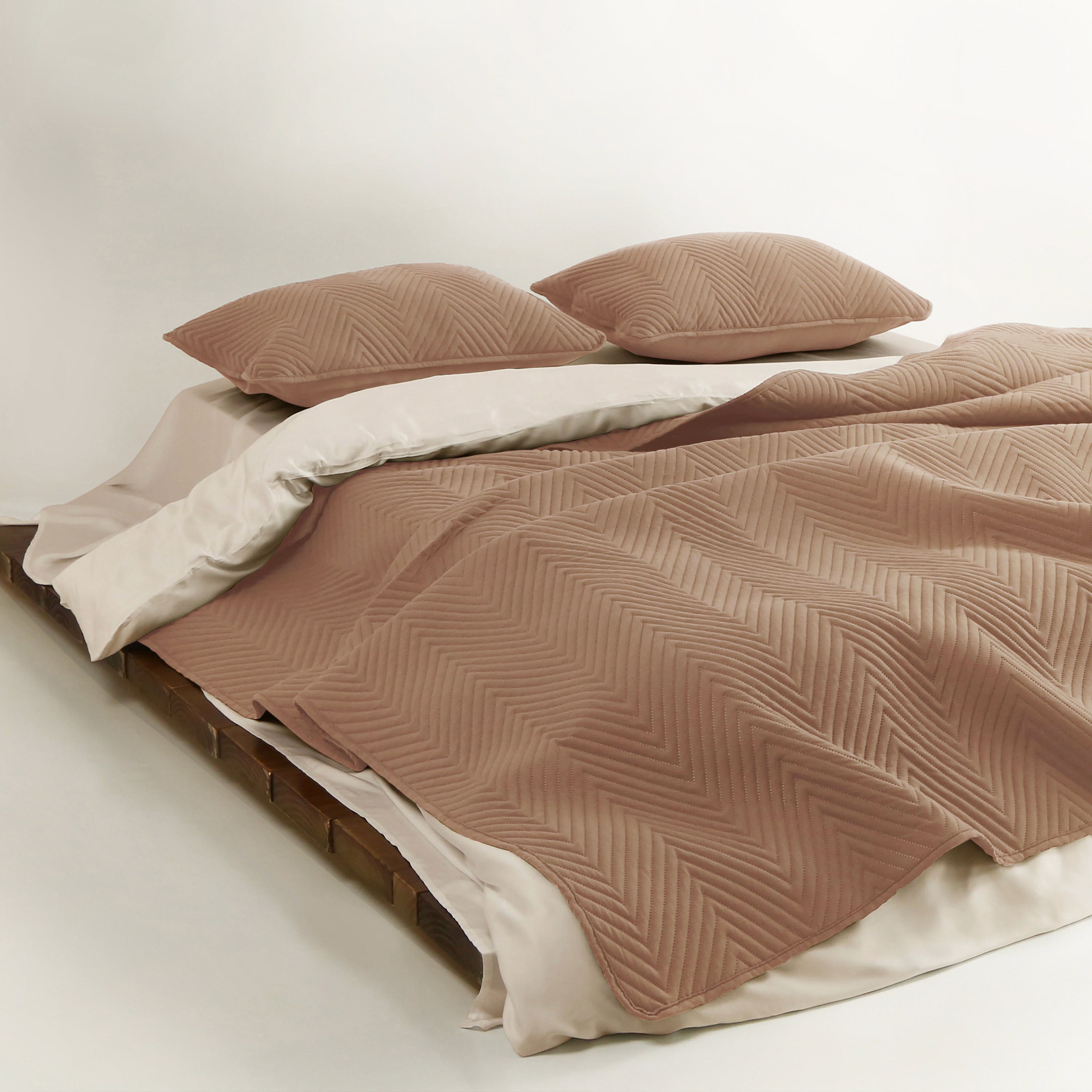 FURRFREE Quilt Set - Pet Hair Repellent for Dogs/Cats Family - Limited Time Offer - Image 62