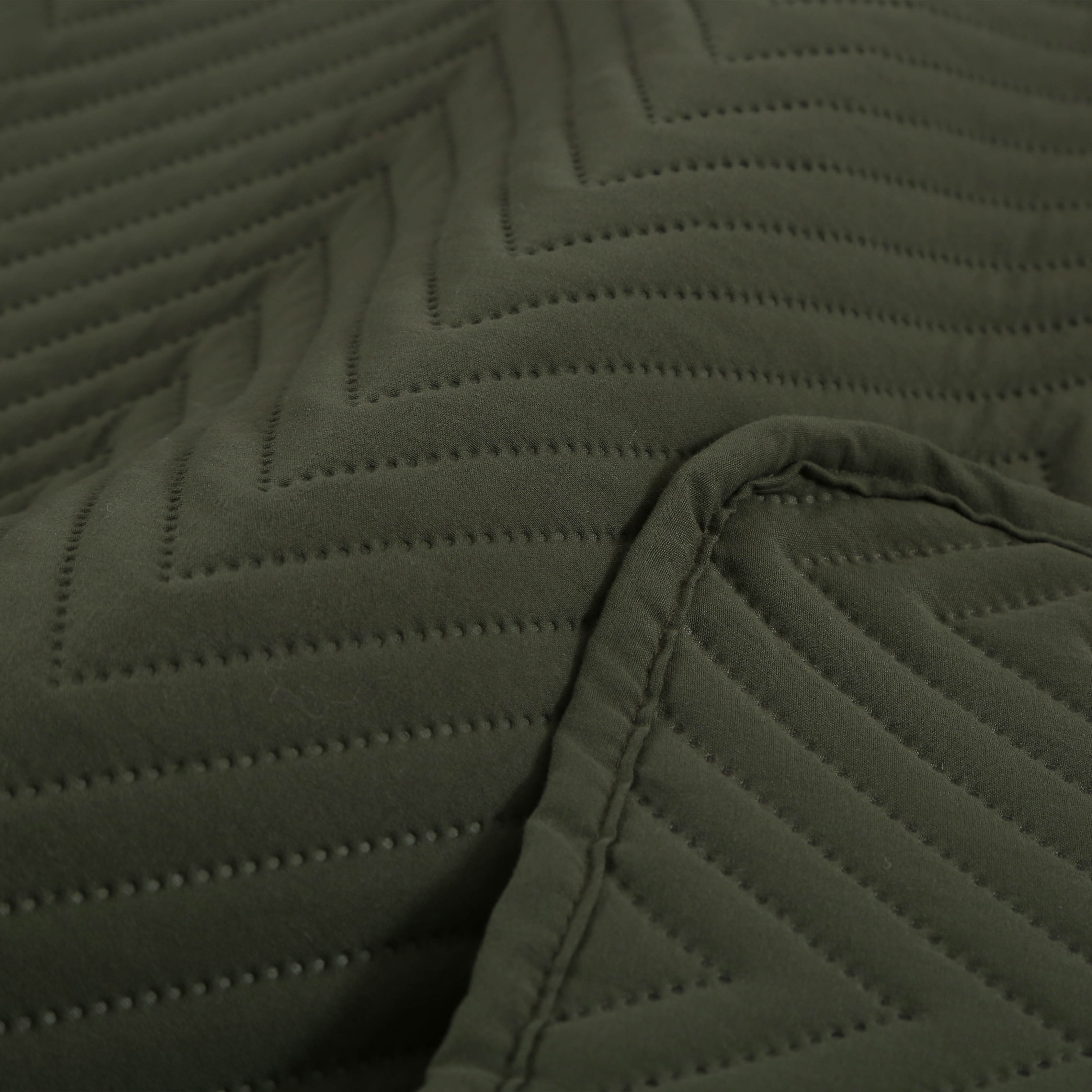 FURRFREE Quilt Set - Pet Hair Repellent for Dogs/Cats Family - Limited Time Offer - Image 10