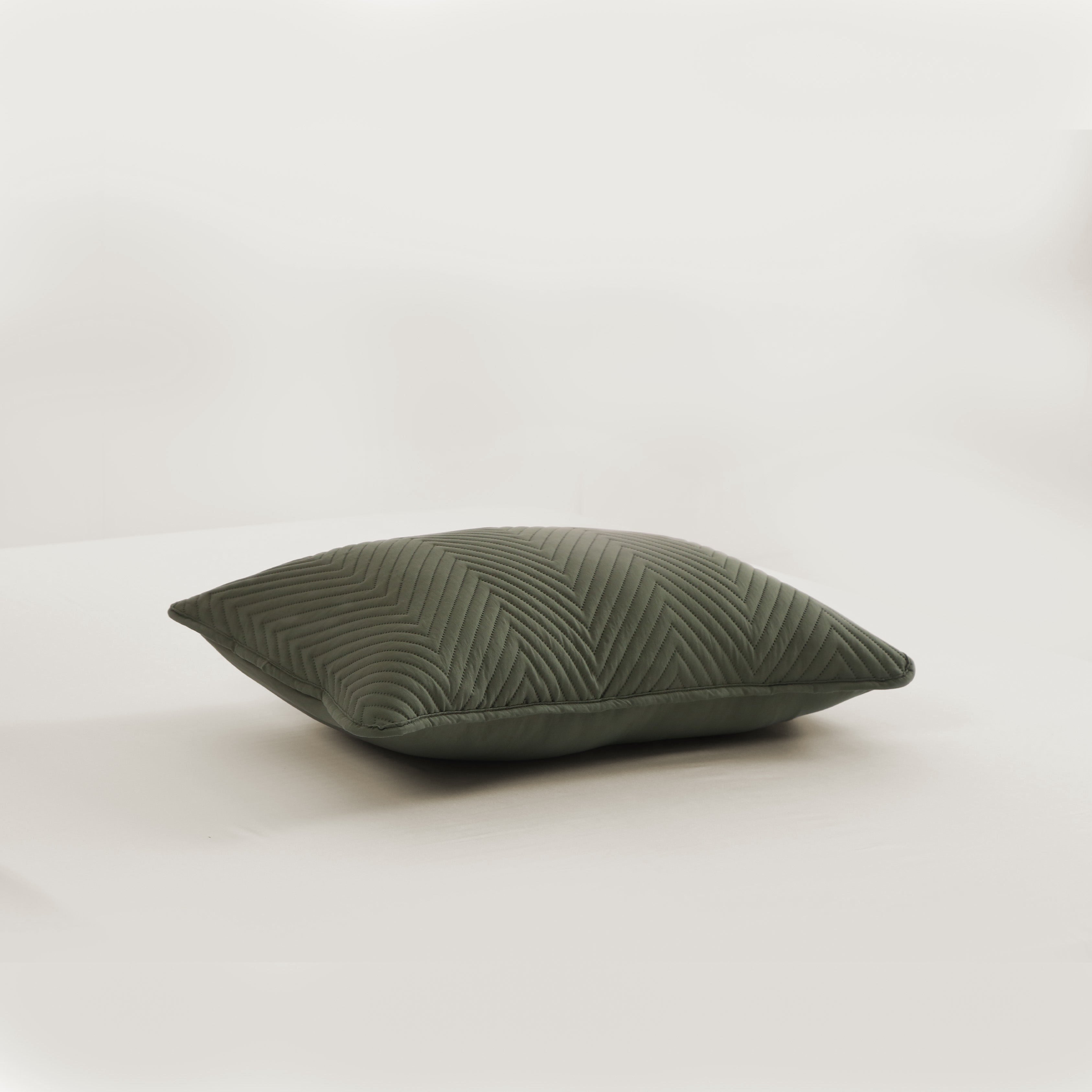 FURRFREE Quilt Set - Pet Hair Repellent for Dogs/Cats Family - Limited Time Offer - Image 8