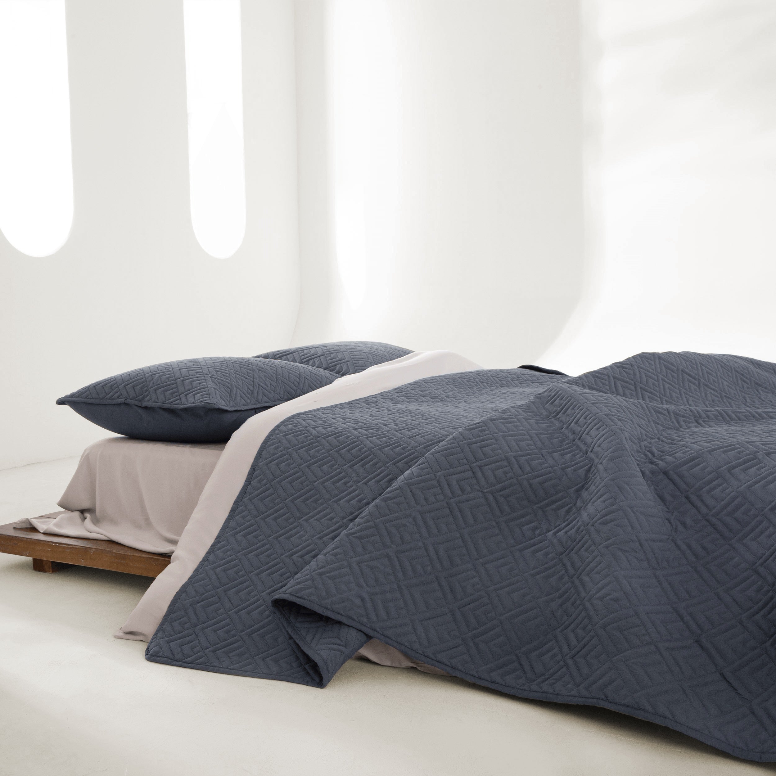 FURRFREE Quilt Set - Pet Hair Repellent for Dogs/Cats Family - Limited Time Offer - Image 27