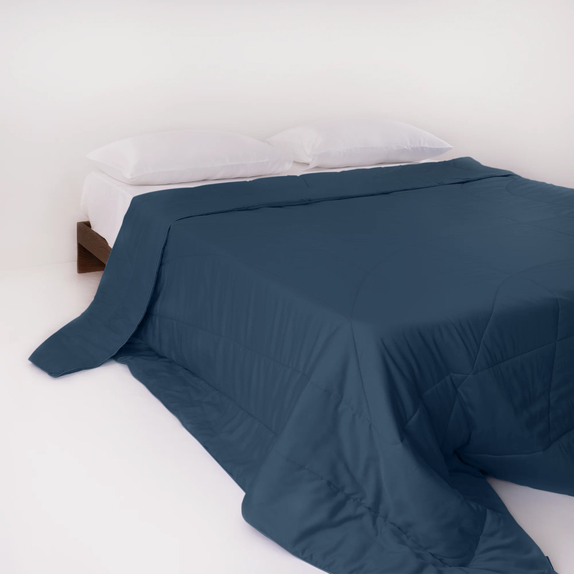 FURRFREE Breeze Comforter - Pet Hair Repellent for Dogs/Cats Family - Limited Time Offer