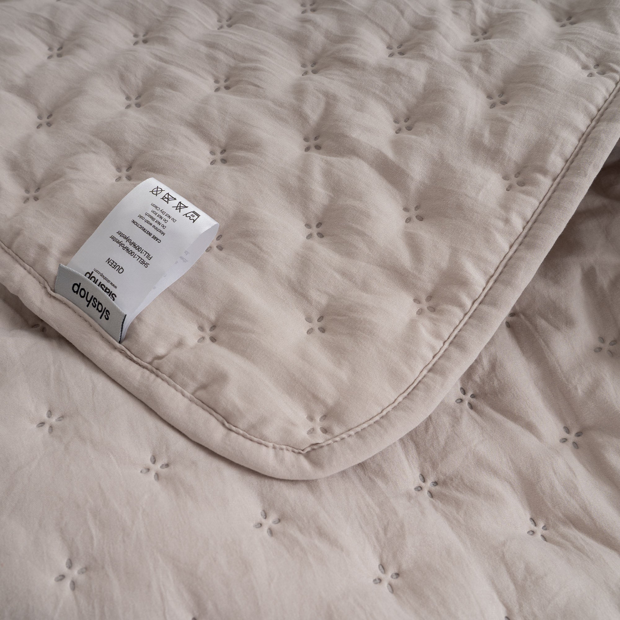 FURRFREE Quilt Set - Pet Hair Repellent for Dogs/Cats Family - Limited Time Offer - Image 37